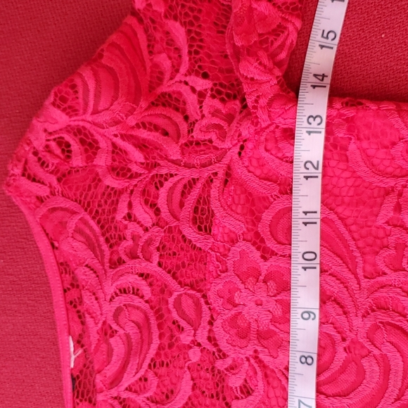 Red lace long sleeved dress lined size 0-2 Valentine's Day prom wedding - Picture 5 of 7